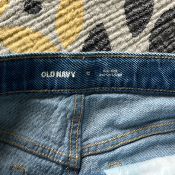 Old Navy bundle! 5 pairs of girls’ jeans shorts, size 12 - Picture 13 of 16